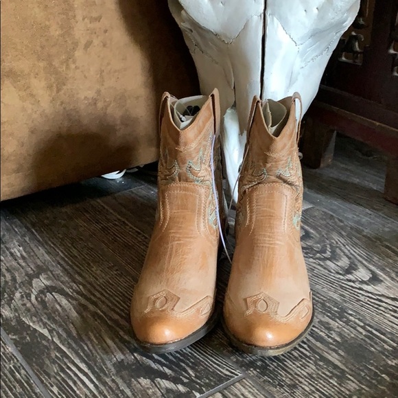 Ladies Cowboy Bootie - Picture 5 of 5